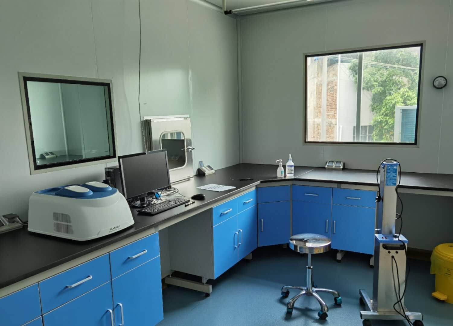 如何选择适合的化学实验室装修？