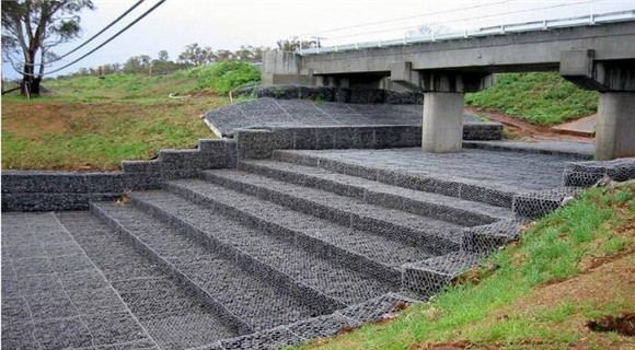 2014年廣西金秀河防洪治理工程-鉛絲石籠網的供貨