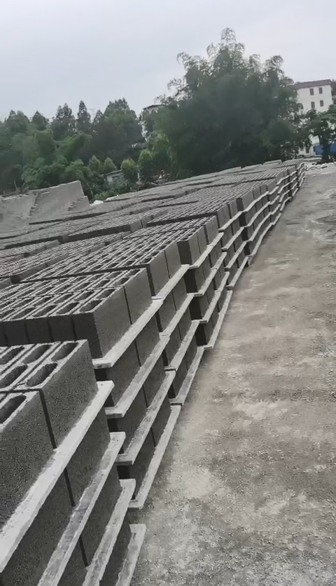 航福水泥砖生产