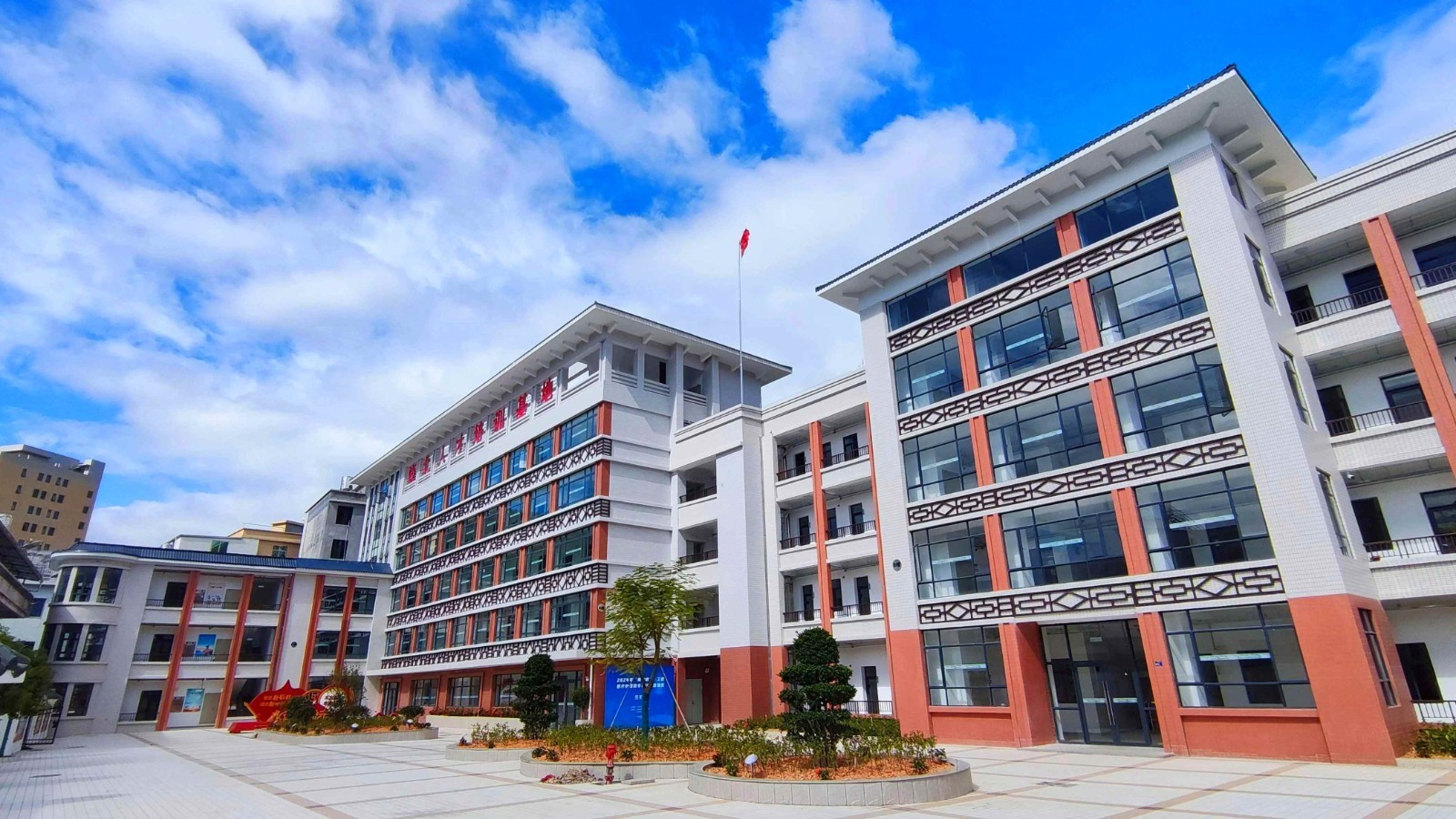 【工程资质加盟】正弘集团成功中标新塘镇政府机关大院整治项目（二期）设计服务