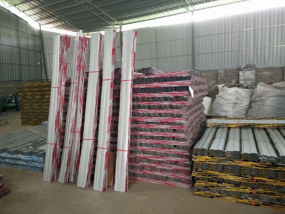 踢脚板_交通劳保,工地物资系列_广西勤迈交通设施有限公司